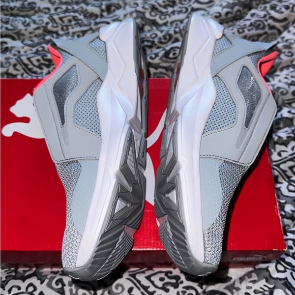 Puma - Picture 1 of 5